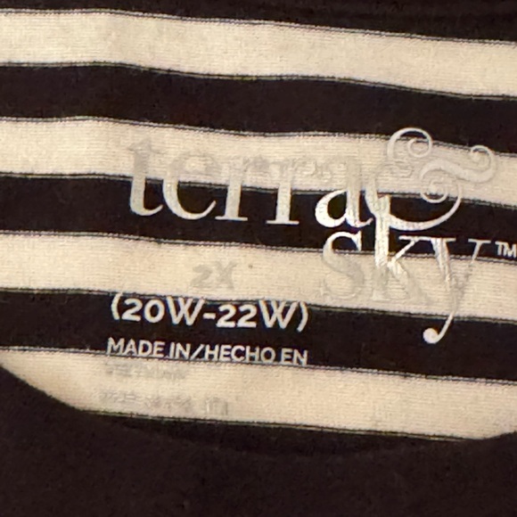 Terra & sky Black and White Striped Short Sleeve Tee NWT Size 2X PTP 25” - Picture 5 of 7